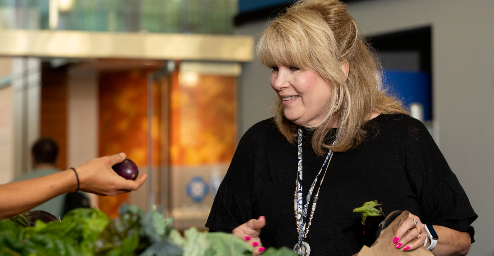 ON-SITE FARMER’S MARKET AT BLUE CROSS’S HINGHAM OFFICE